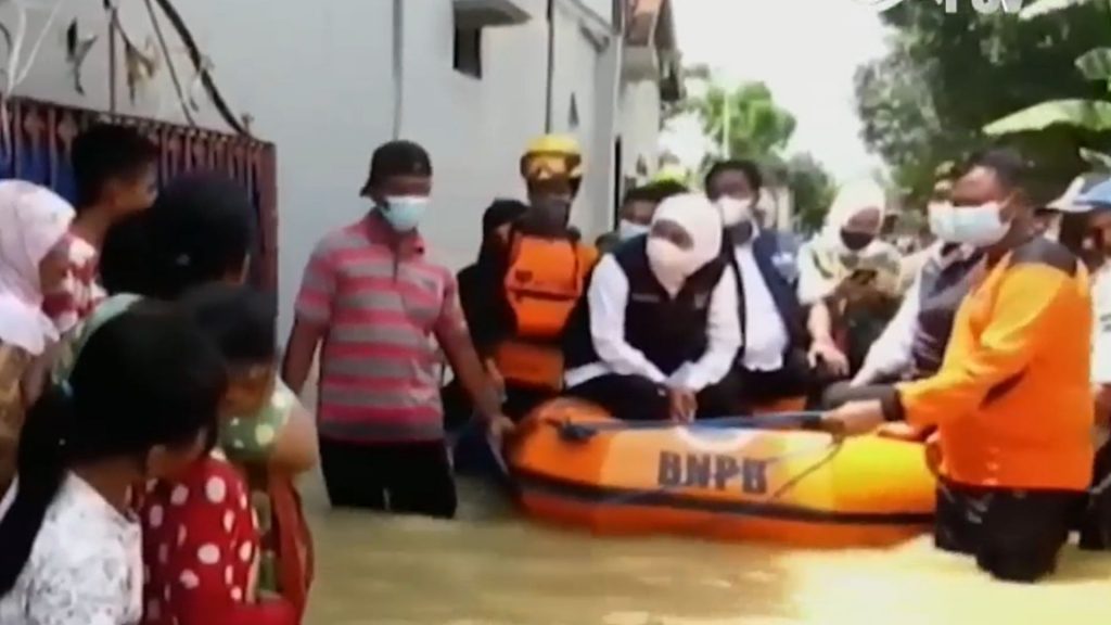 Gubernur Jawa Timur Tinjau Lokasi Terdampak Banjir di Pamekasan