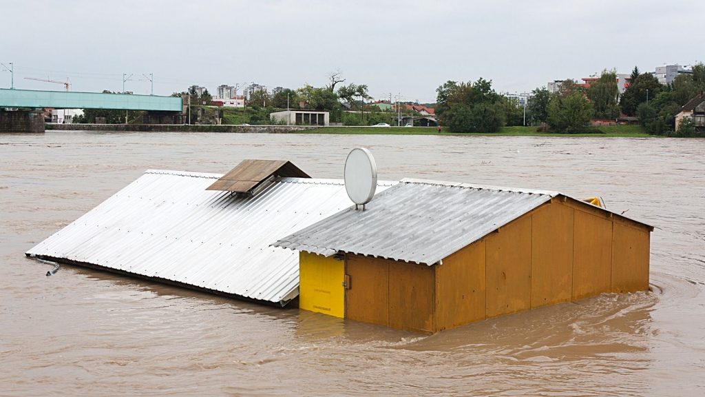 Viral Rumah Terseret Arus Banjir di Serang Banten