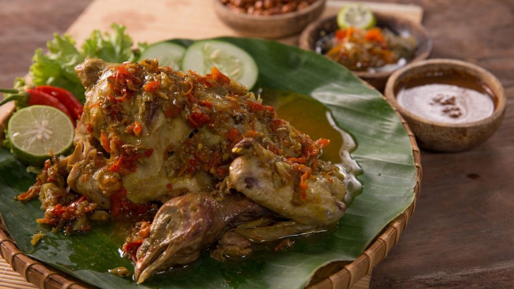 Berbuka Puasa Nikmat Dengan Ayam Betutu Khas Bali