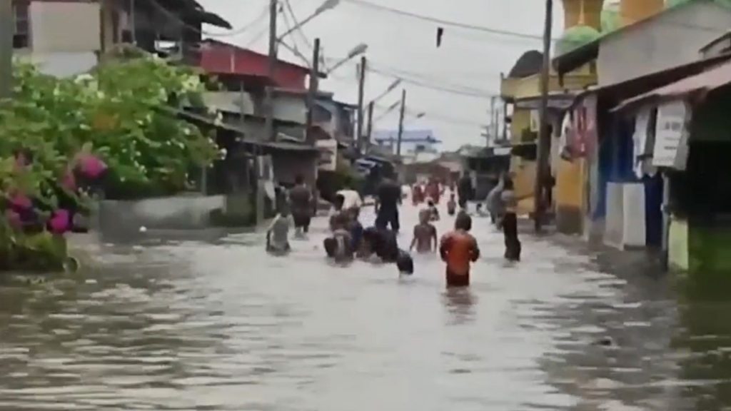 Tawuran Remaja di Medan Belawan, 2 Kelompok Saling Serang di Tengah Banjir Rob