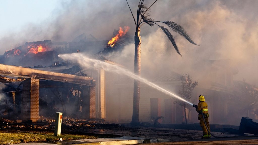 Rumah Pabrik Roti dan Stasiun Radio di Padang Utara Ludes Terbakar