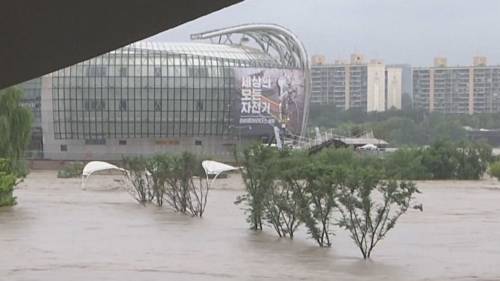 Banjir Terjang Seoul Korsel, 9 Orang Tewas