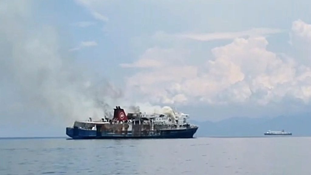 KM Mutiara Timur 1 yang Terbakar di Perairan Bali Tenggelam