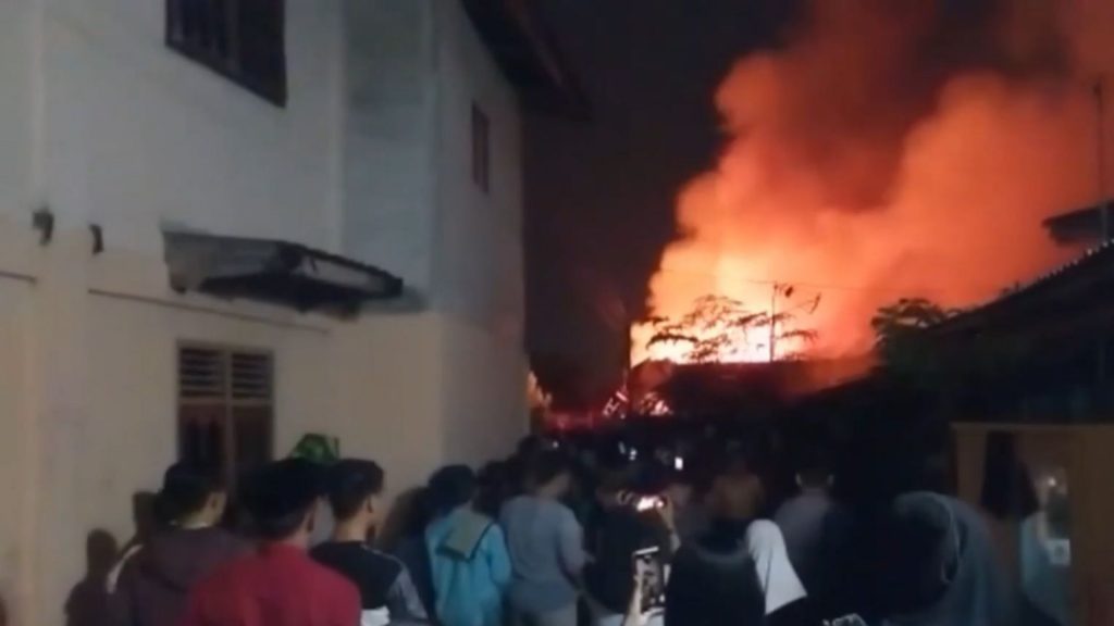 Komplek Dinas Pendidikan Riau Ludes Terbakar