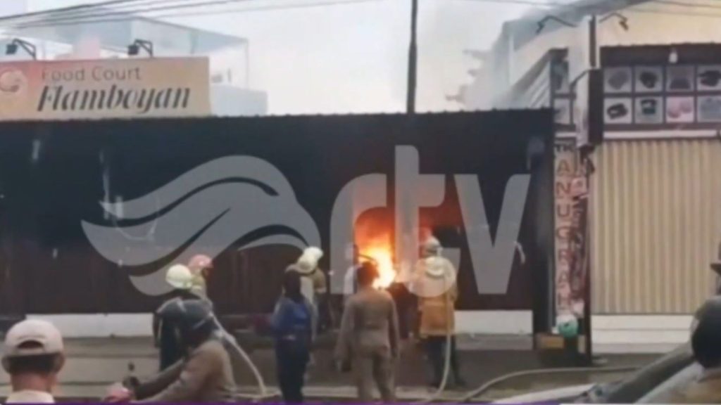 Rumah Makan di Cirebon Ludes Terbakar, 2 Karyawan Terluka