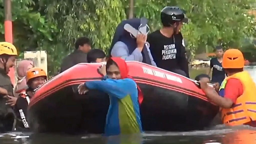 Banjir Rendam Ribuan Rumah di Makassar