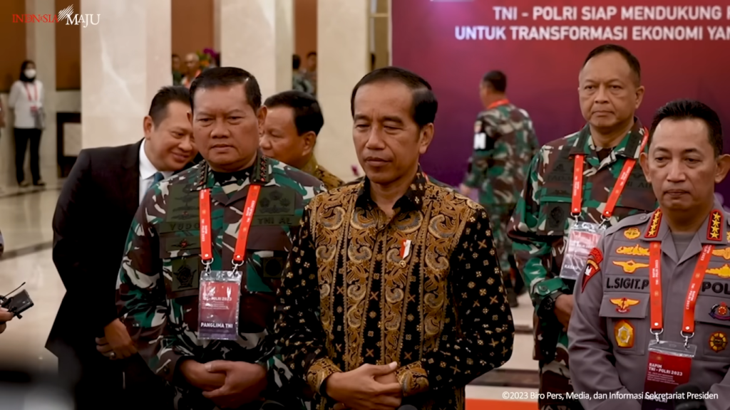 Presiden Jokowi Ancam Copot Kapolda dan Pangdam Jika Ada Kebakaran Hutan