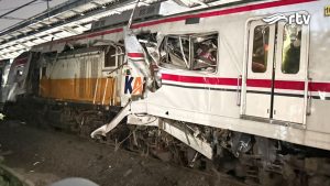 Tragedi Tabrakan Maut Kereta Api di Bekasi Timur