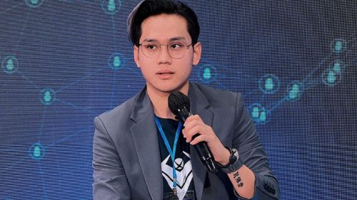 (Sumber: ig @indrakenz)